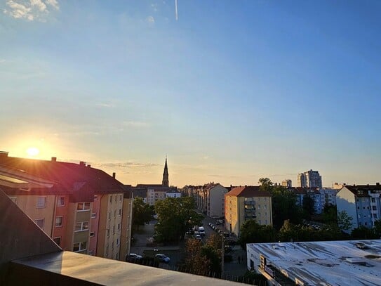 Top gepflegte 2-Zimmer-Maisonette-Wohnung mit Dachloggia in zentraler Lage in Fürth-Südstadt