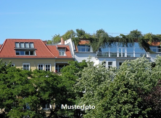 +++ Mehrfamilienhaus mit Stellplätzen +++