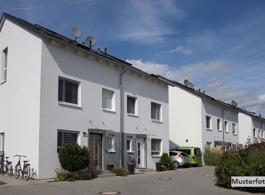 2-Familienhaus, Garage und Carport