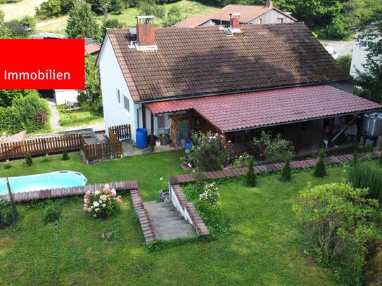 Modernisiertes Einfamilienhaus mit Garten-Idylle