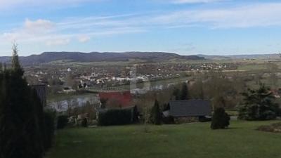 GRÜNES PARADIES MIT TRAUMHAFTER AUSSICHT