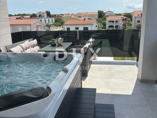 ZADAR, PRIVLAKA - Penthouse 130 m vom Meer entfernt