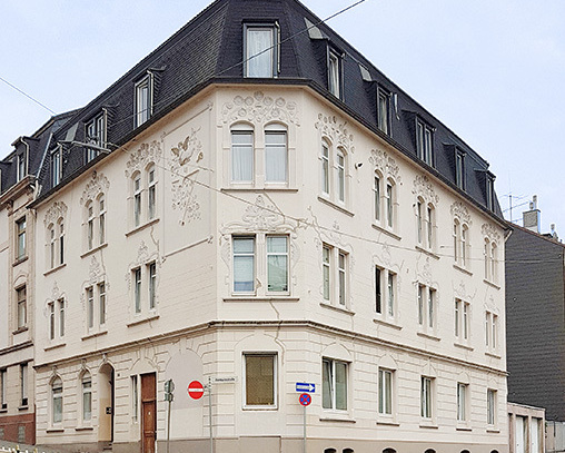 Großzügig aufgeteilte 2 Zimmer Wohnung