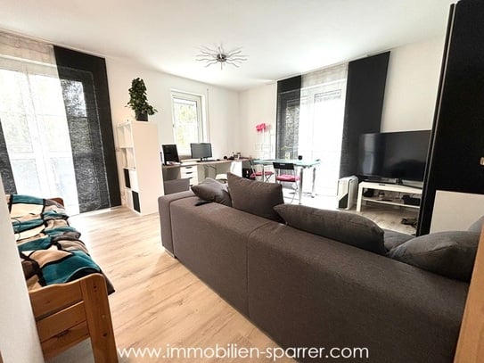 Ideal für Kapitalanleger! Schönes, helles 2-Zimmer-Apartment mit 3 Balkonen