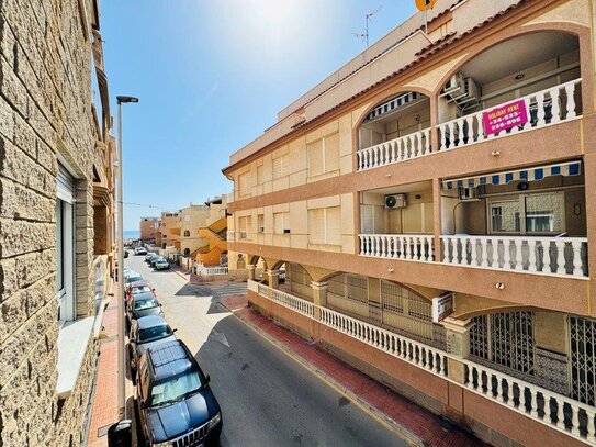 Wohnung im Zentrum von La Mata mit seitlichem Meerblick und mit Südausrichtung nur 200 m vom Strand