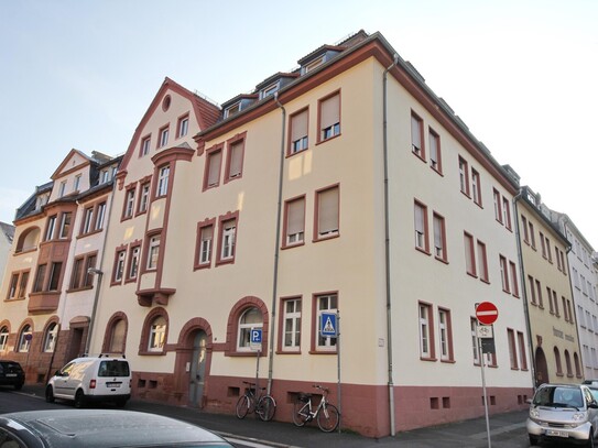 2-Zimmer-Wohnung im beliebten Brentanoviertel mit Küchenzeile!