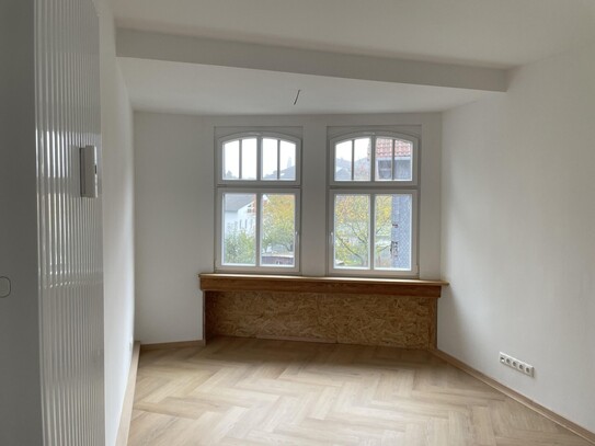 Stilvolle neu sanierte 5 Raumwohnung + Gäste WC und Balkon