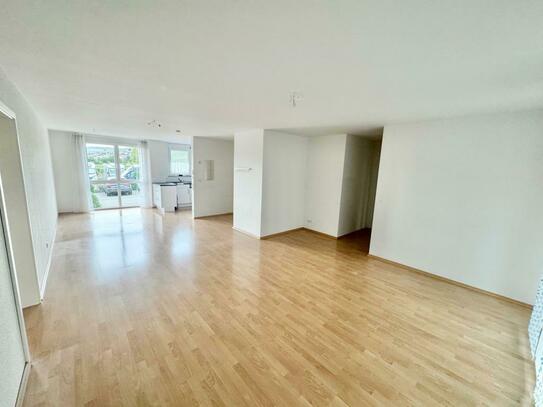 Sofort beziehbar! Gemütliche 4 Zimmer-Erdgeschoss-Wohnung mit Terrasse und TG-Stellplatz!