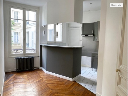 Etagenwohnung in 60320 Frankfurt, Raimundstr.