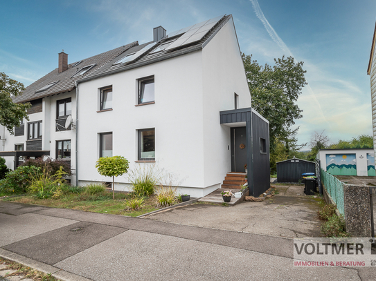 BEGEHRLICH - sanierte Doppelhaushälfte mit PV-Anlage in Homburg / Beeden!