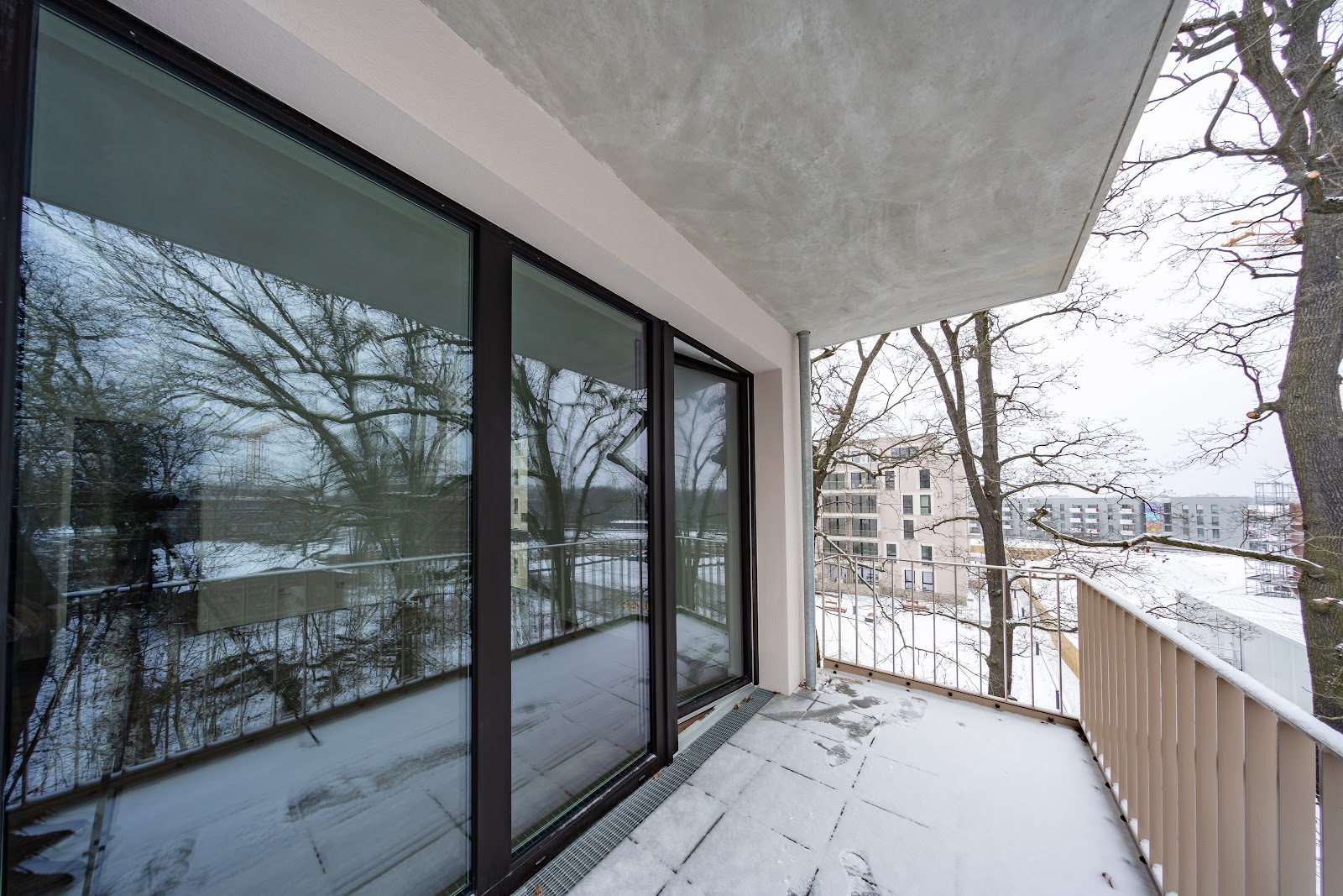 Neubauwohnung im Erstbezug mit Fußbodenheizung und Balkon - Photo 1