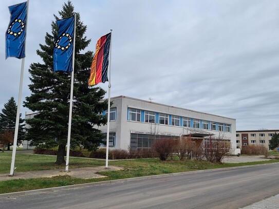 Veranstaltungsgebäude /Lagerhalle/ Saal+Bühne ehem. Kaserne Basepohl