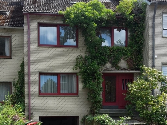 Südviertel, Ronheider Weg: Reihenhaus mit Garage u. Garten