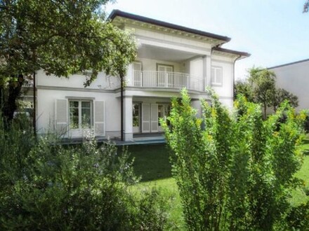 Wunderschöne neue Villa in Versilia