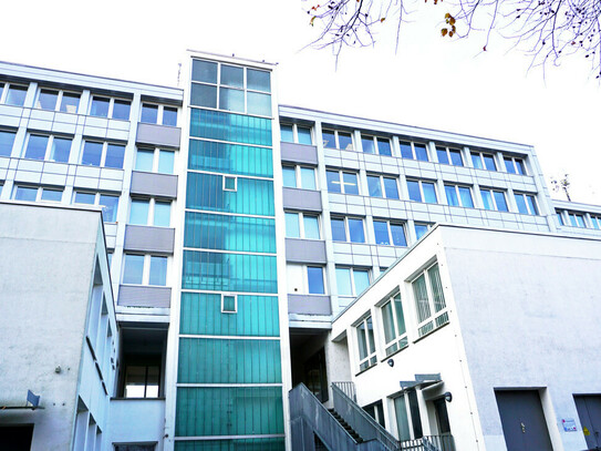 Bürogebäude in der Nähe der Kasseler Innenstadt.
Sofot verfügbar!