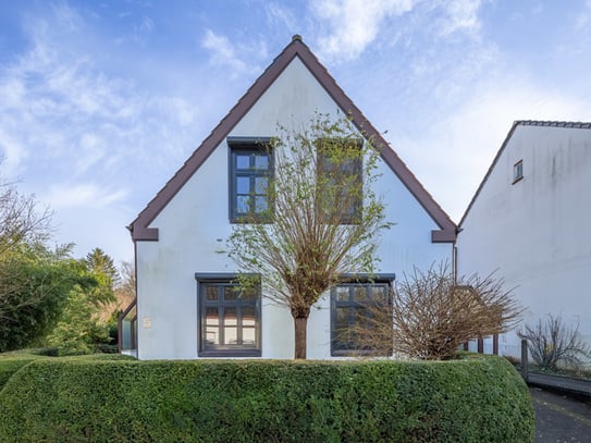 Gepflegtes Einfamilienhaus mit Galerie, Kamin und Carport in Lesum