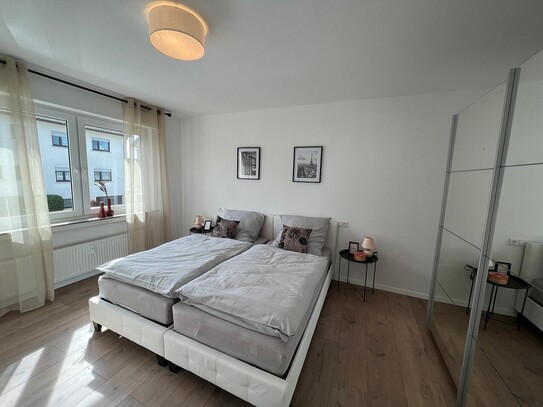 Möbliertes 3,5 Zi Apartment mit Balkon, Garage und traumhafter Aussicht!