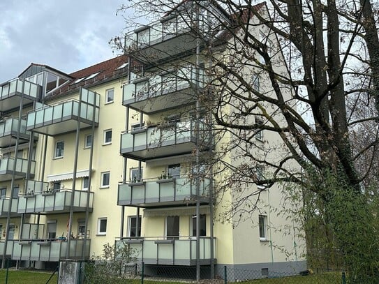 Familienfreundliche 4 Zimmer Eigentumswohnung in excelenter Lage Erbbaurecht