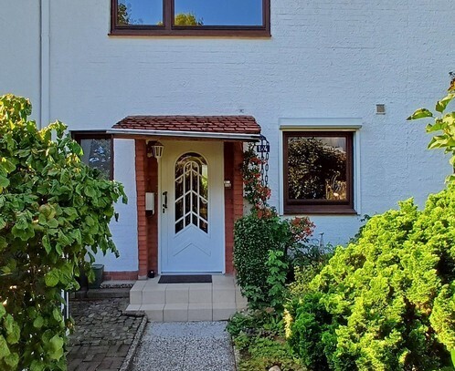 Familienfreundliches Reihenhaus mit Garten und mit optionaler Garage von Privat zu verkaufen