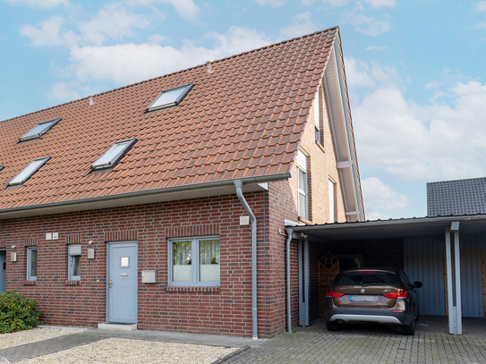 Familienfreundliches Reihenendhaus mit Carport und Garten!