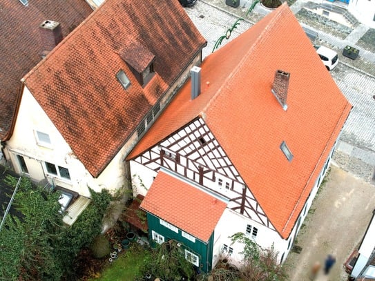 Urgemütliches, aufwendig restauriertes Altstadthaus am Marktplatz von Greding, Garten und Stellplatz