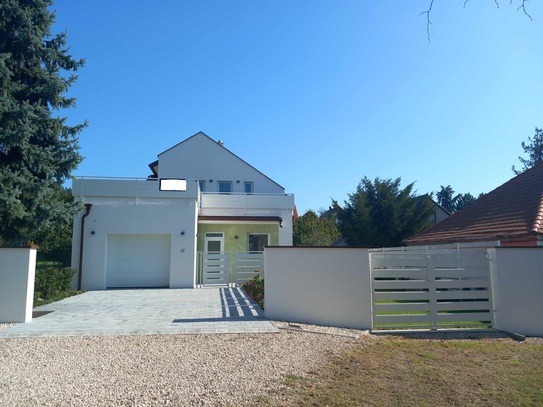 IHR UNGARN EXPERTE vetkauft neu gebautes Reihenhaus mit Blick auf den Balaton