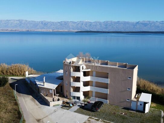 SABUNIKE, NIN – Aparthotel mit Restaurant, erste Reihe am Meer.