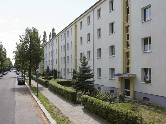 Schick sanierte 2-Zimmer-Wohnung mit Wohnküche.