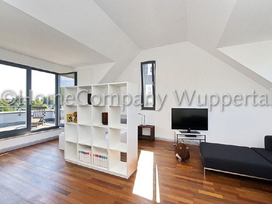 Viel Platz! Geschmackvolle Wohnung mit Dachterrasse und Internetzugang in Wuppertal-Cronenberg