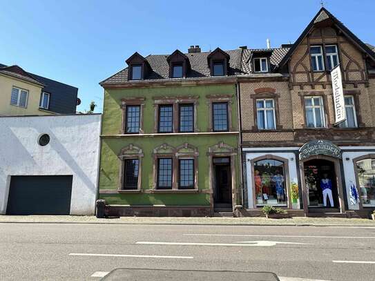 Preiswert & fantasievoll: Historisches Stadthaus in St. Arnual!