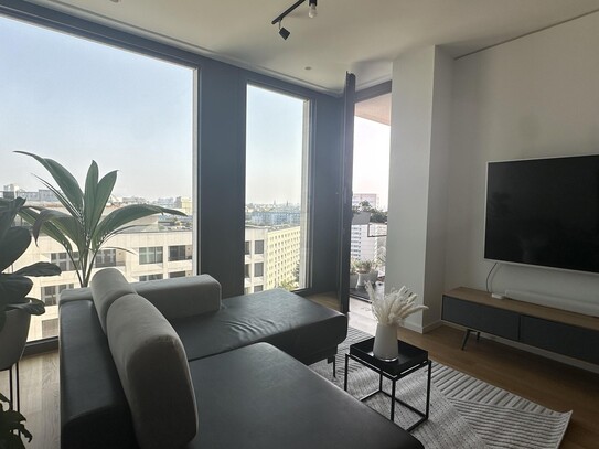 Unbefristet & Teilmöbliert: 2-Zimmer-Wohnung mit Skyline-Blick nahe Alexanderplatz