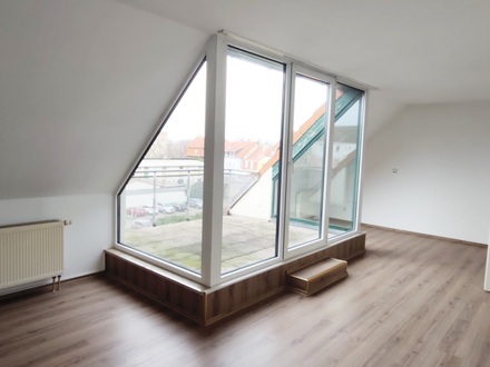 Sonnige Aussichten: Gemütliche 2-Zimmer-Wohnung mit Balkon und Dachterrasse