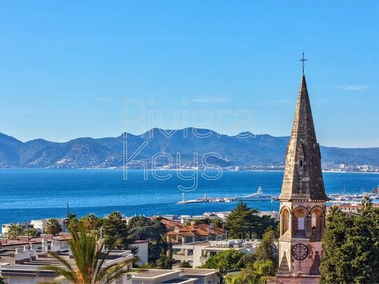 CANNES - CALIFORNIE: Dachterrasse mit spektakulärem Blick auf das Meer, die Lérins-Inseln und das Estérel-Gebirge