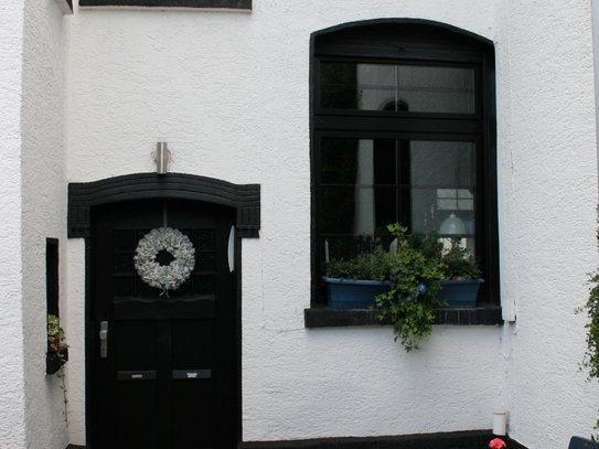 Sonnige, helle Top-Wohnung, maissonettartig mit ausgebautem Spitzboden, ab 01.06.2025, evtl. früher