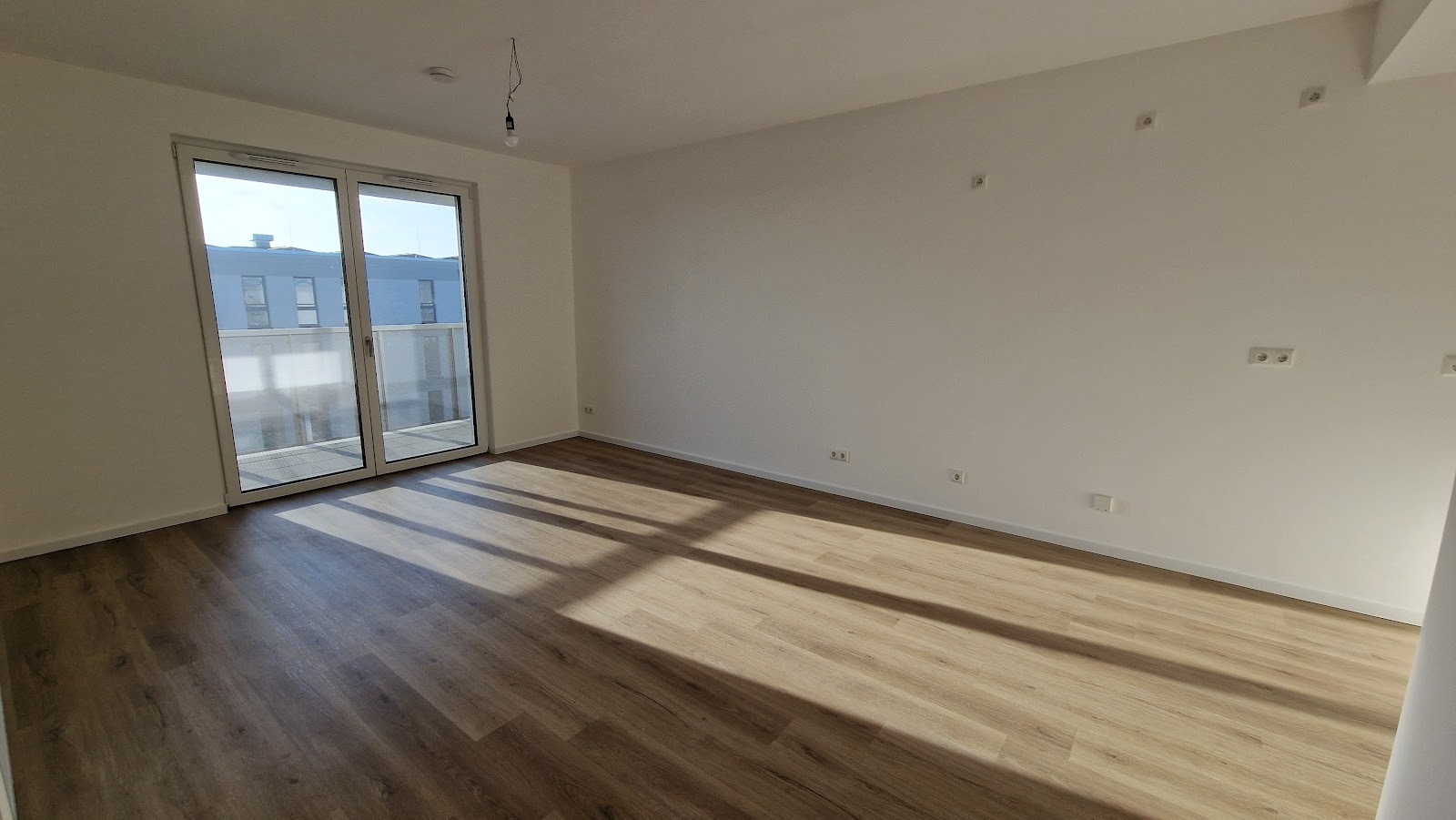 Sonnige Neubauwohnung an der Dahme mit Fußbodenheizung / nur mit WBS bis 160, 180 oder 220 % - Photo 1