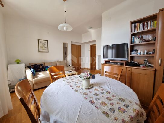 OPATIJA, ZENTRUM - Wohnung 2 Schlafzimmer + Badezimmer, mit Terrasse mit Blick aufs Meer und Parkplatz