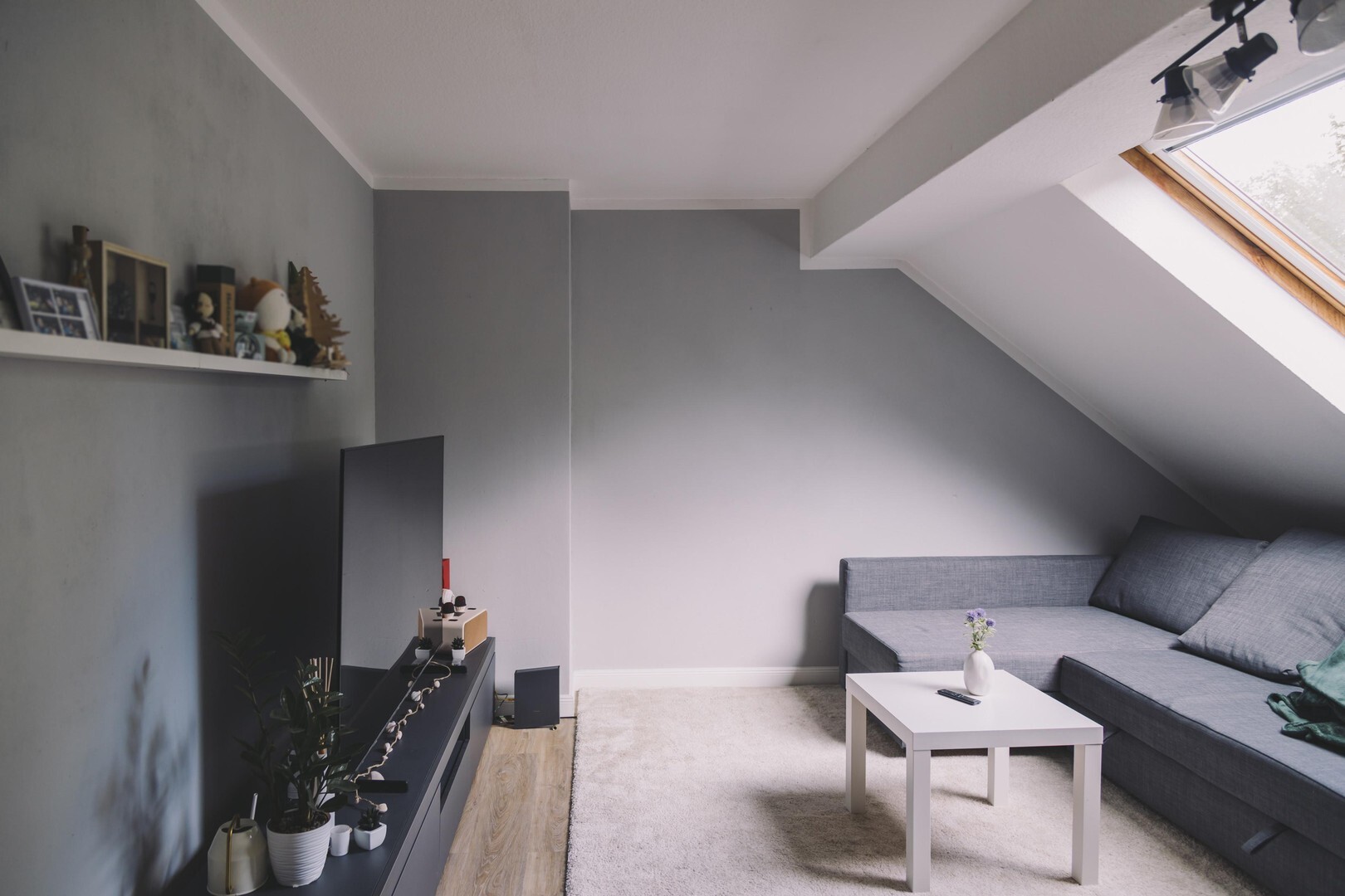                                                               Charmante 2-Zimmer-Dachgeschosswohnung in stilvoller Altbauvilla &ndash; zentrale Lag&hellip;                                                       in Hanau (Main-Kinzig-Kreis)