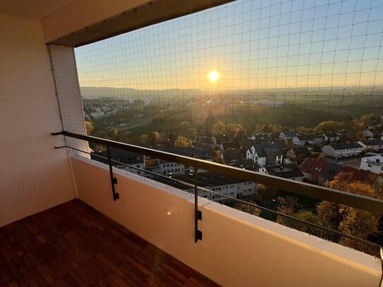 Frisch renovierte 3,5-Zimmer-Wohnung mit tollem Ausblick