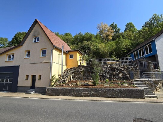 Wunderschönes Einfamilienhaus mit Garten und Scheune fertig zum Einzug