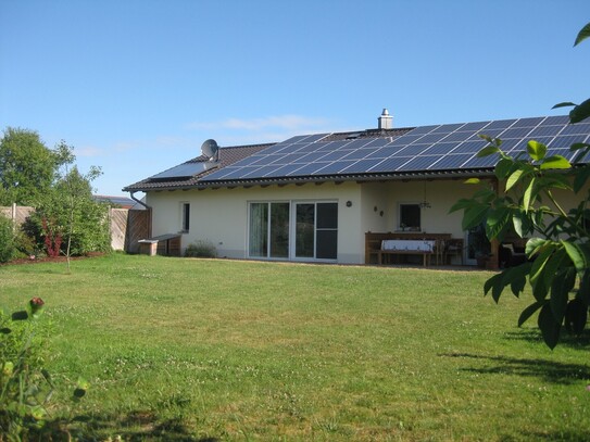 BUNGALOW - in ruhiger Ortsrandlage mit toller Fernsicht