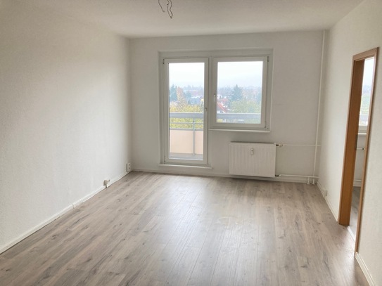 VIER Zimmer für Ihre Familie! MIT BALKON...