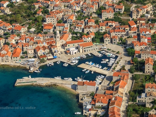 Grundstück Prvić Šepurine, Vodice, 854m2