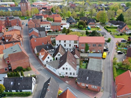 Charmantes Stadthaus/Mehrfamilienhaus in 25836 Garding zu verkaufen.