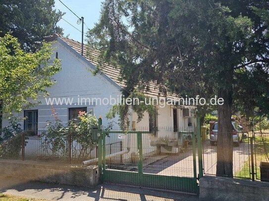 Einfamilienhaus am Wasser in Balatonboglar