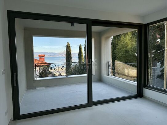 OPATIJA, ZENTRUM - größere Wohnung 80m2 in einem neuen Gebäude im Zentrum von Opatija, Terrasse, Garage, Meerblick