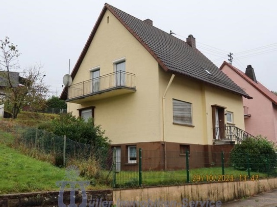 Gepflegtes freistehendes Einfamilienhaus Nähe Homburg