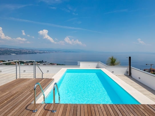 PENTHOUSE MIT SCHWIMMBAD-OBATIJA