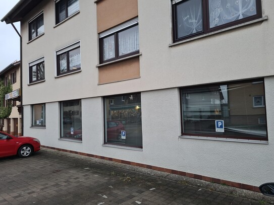 Laden / Gewerbefläche mit Büro in Böbingen zu vermieten