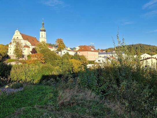 Hanggrundstück in Aussichtslage