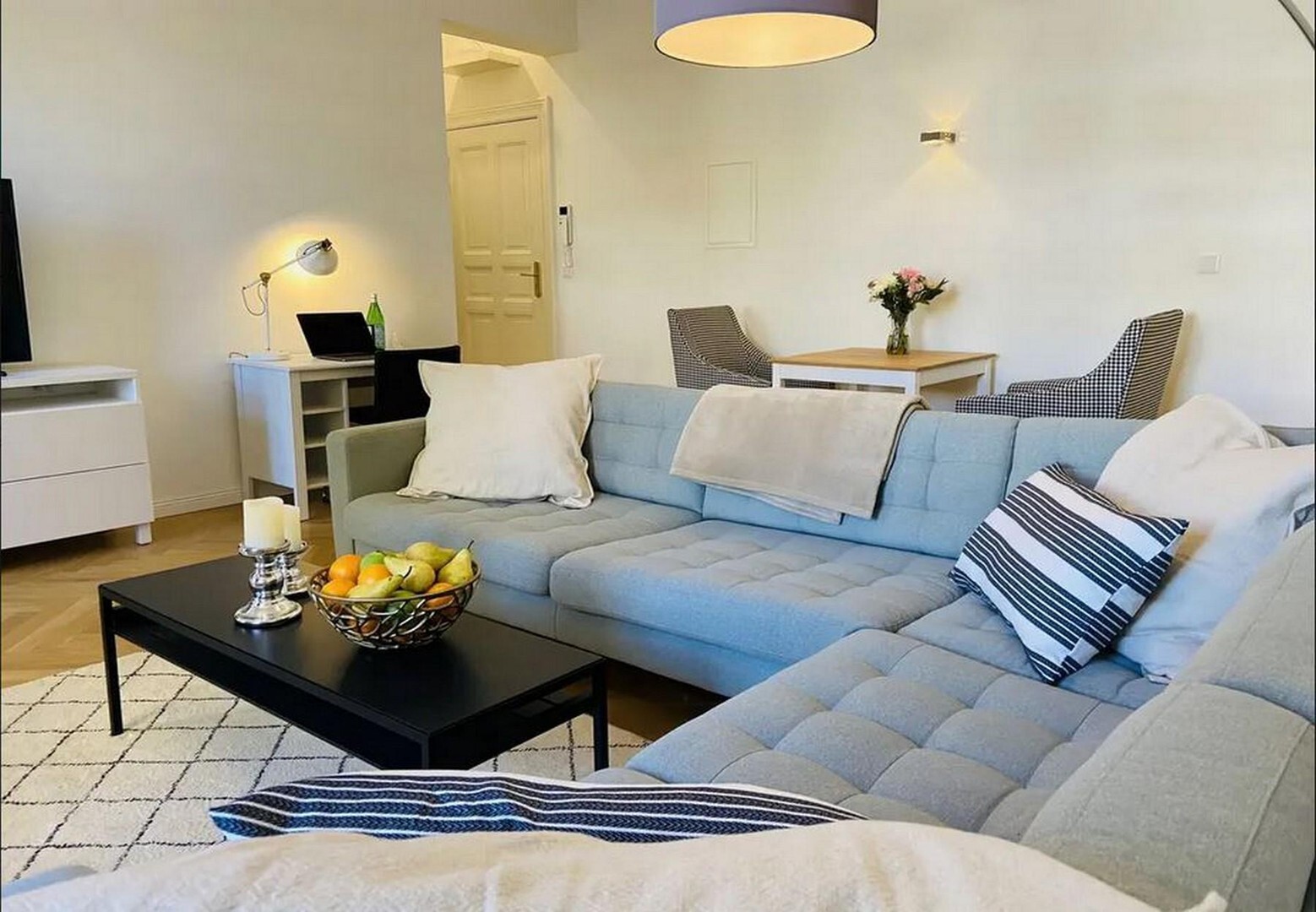 2-Zimmer-Stuckaltbau-Wohnung mit Balkon - Foto 1